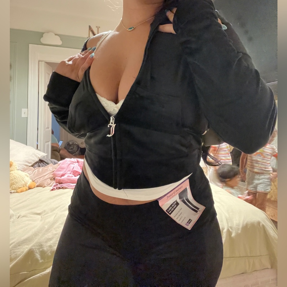 *SOLD* Juicy couture Black velour set
